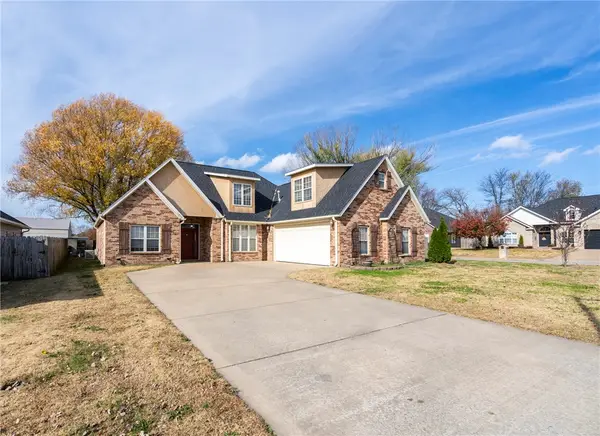 1410 Ezekiel Court, Siloam Springs, AR 72761