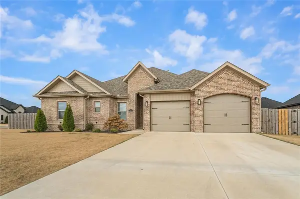 954 Bellagiola Avenue, Tontitown, AR 72762