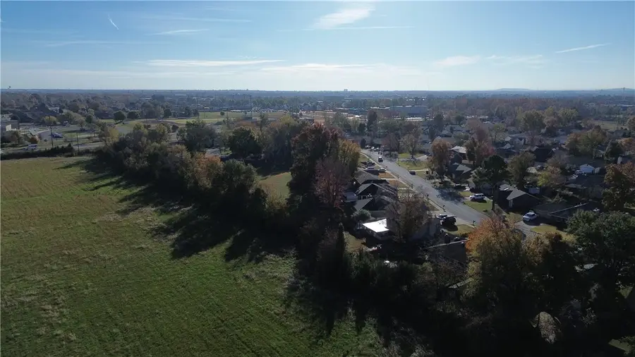 207 Jonathan Drive, Bentonville, AR 72712 - Image #3