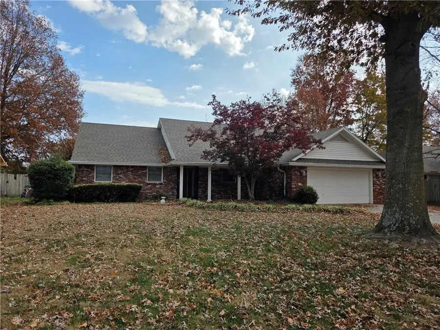 523 Oakwood Street, Lowell, AR 72745 - Image #2