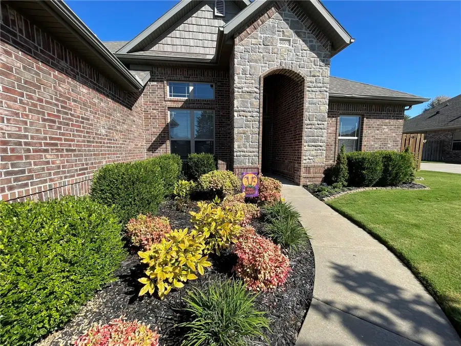6007 W Woodbine Drive, Rogers, AR 72758 - Image #2