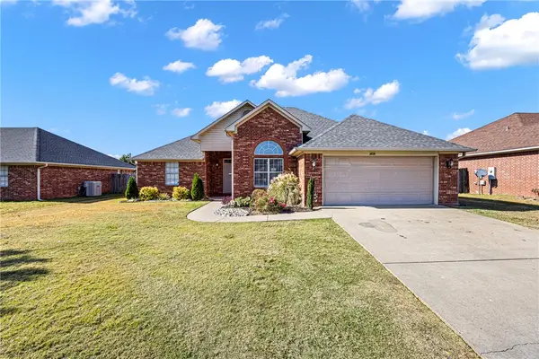 2026 S Utica, Russellville, AR 72802