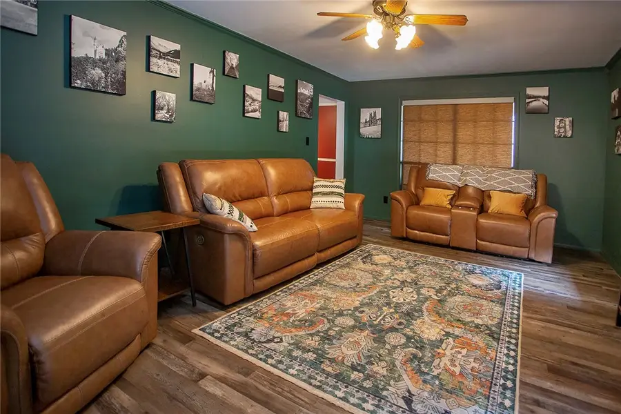 214 Canterbury Circle, Russellville, AR 72802 - Image #2