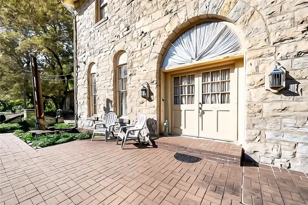 75 Hillside Avenue, Eureka Springs, AR 72632