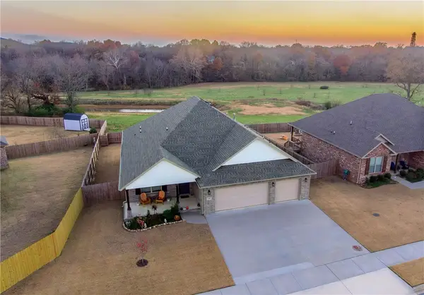 115 W Pitts Street, Farmington, AR 72730