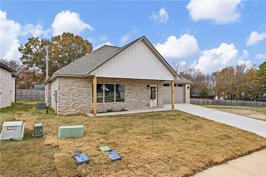 107 Harbor Circle, Russellville, AR 72802 - Image #2