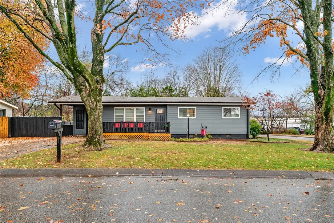 101 E Bertha Street, Fayetteville, AR 72703 - Image #1