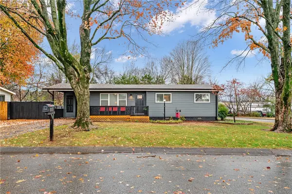 101 E Bertha Street, Fayetteville, AR 72703