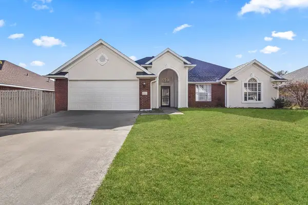 221 E Colorado Avenue, Springdale, AR 72764