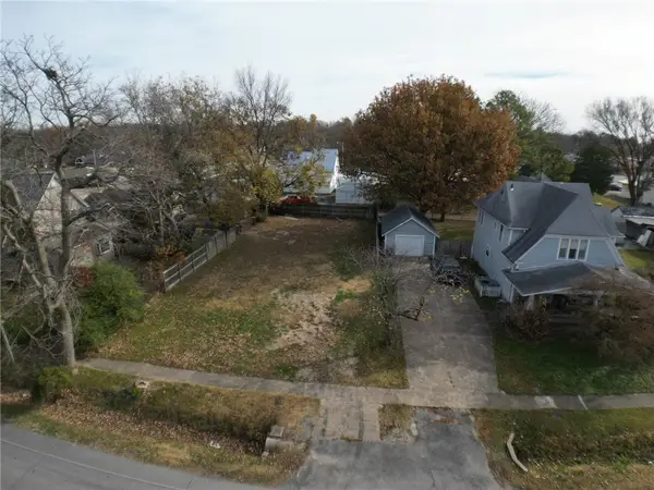 707 Wright Street, Siloam Springs, AR 72761