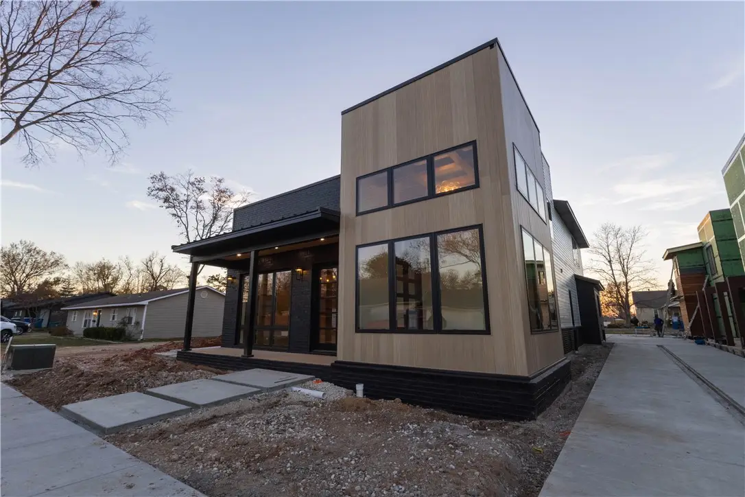 212 Sw Glover Street, Bentonville, AR 72712 - Image #1