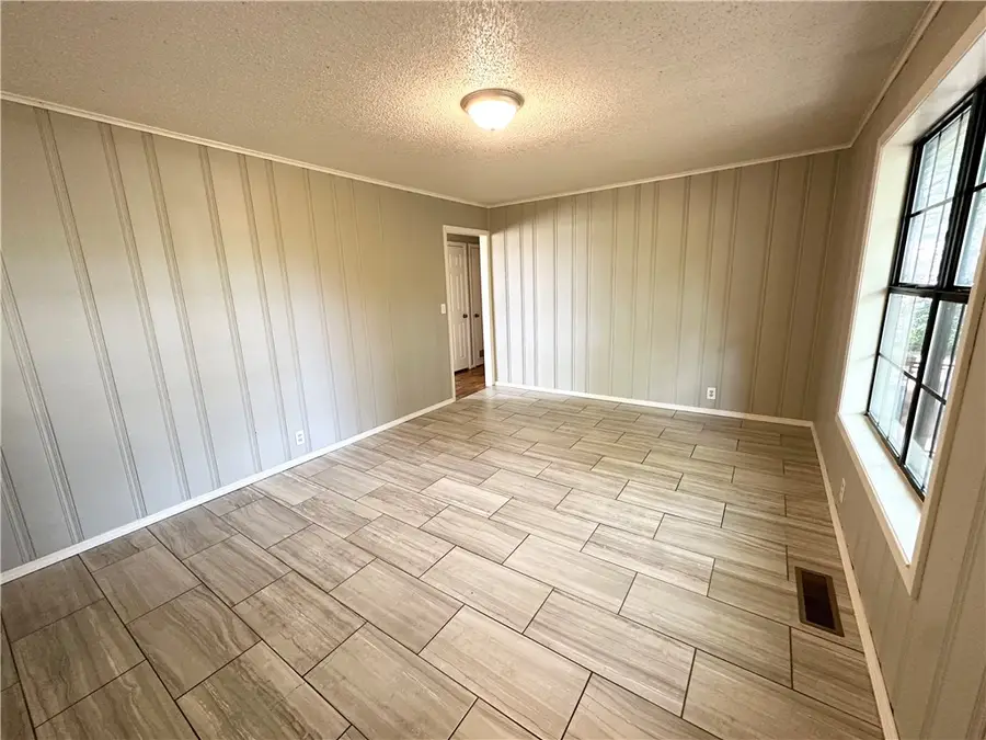 2201 W Deane Street, Fayetteville, AR 72704 - Image #2