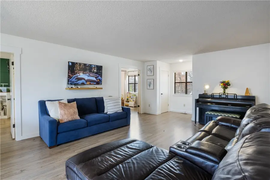 29 Knighton Drive, Bella Vista, AR 72715 - Image #3