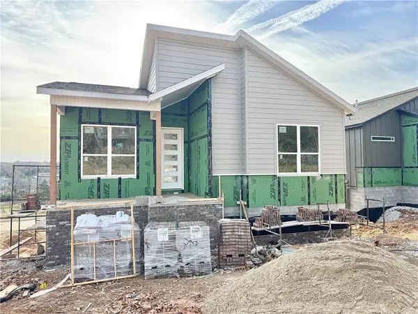 2942 N Old Wire Road, Fayetteville, AR 72703