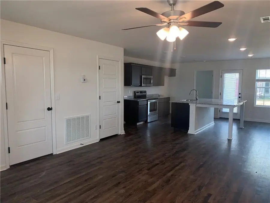 824 Parrot Lane, Siloam Springs, AR 72761 - Image #2