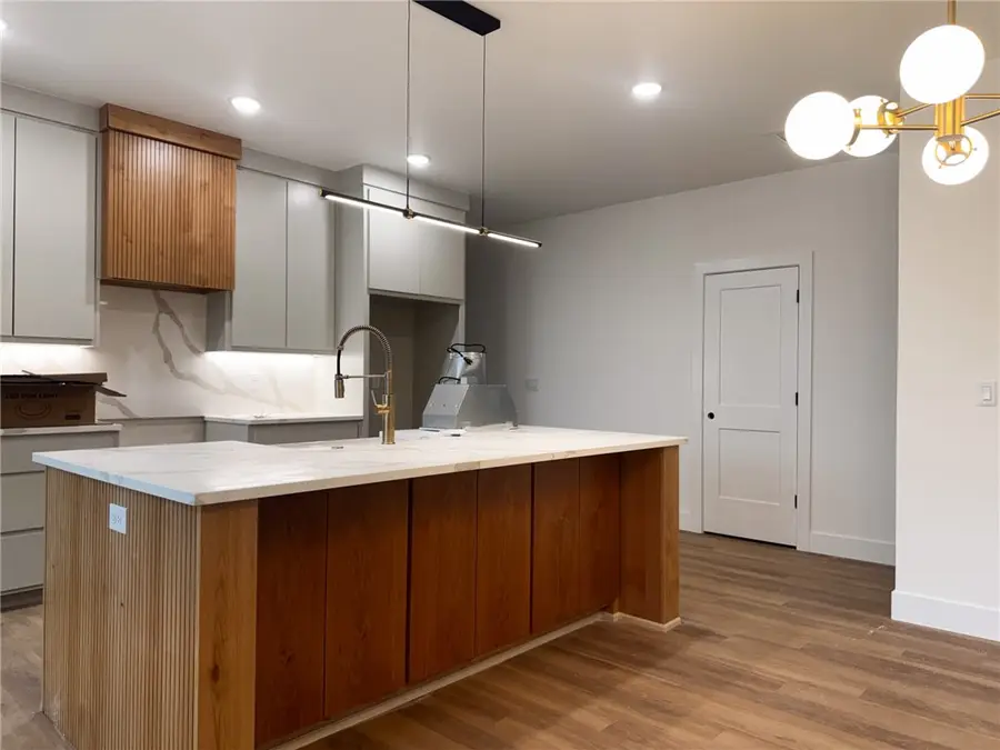 8 Selkirk Circle, Bella Vista, AR 72715 - Image #2