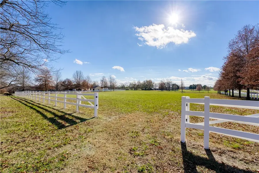 18551 Bethel Road, Gravette, AR 72736 - Image #2