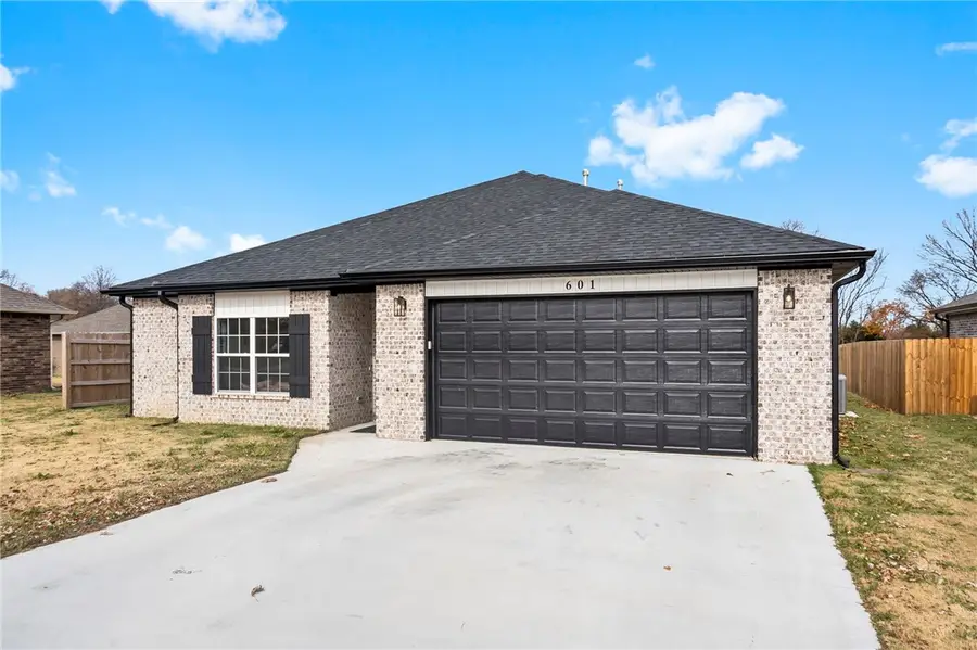 601 E Lake Francis Drive, Siloam Springs, AR 72761 - Image #2