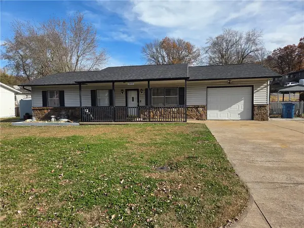 1803 S Garland Douglas Drive, Neosho, MO 64850