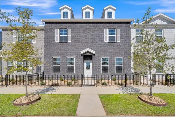 2908 SW Arlington Boulevard, Bentonville, AR 72713