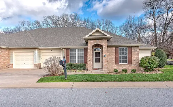 18 Highland Parkway, Bella Vista, AR 72715