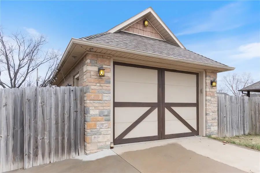 2020 Sandpiper Avenue, Lowell, AR 72745 - Image #2