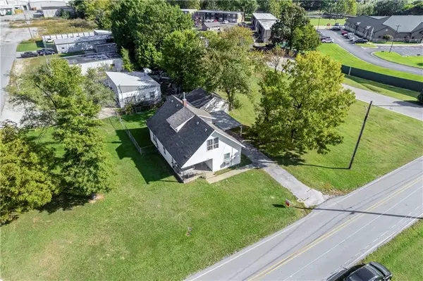 722 Oak Avenue, Springdale, AR 72764