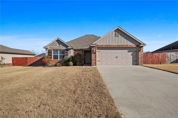 1301 Arkansas Lane, Prairie Grove, AR 72753