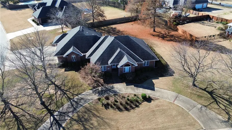 2721 S Laurel Crossing Circle, Rogers, AR 72758 - Image #2