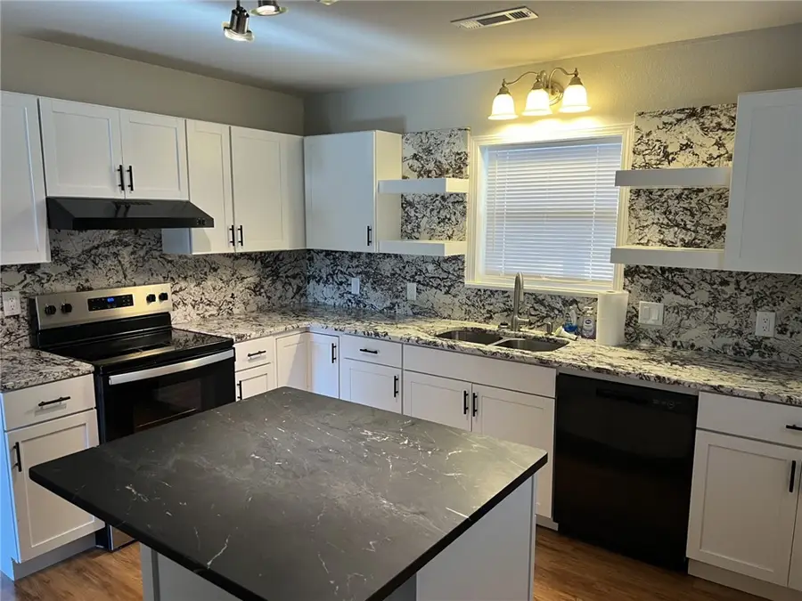 417 E Lowell Avenue, Cave Springs, AR 72718 - Image #3