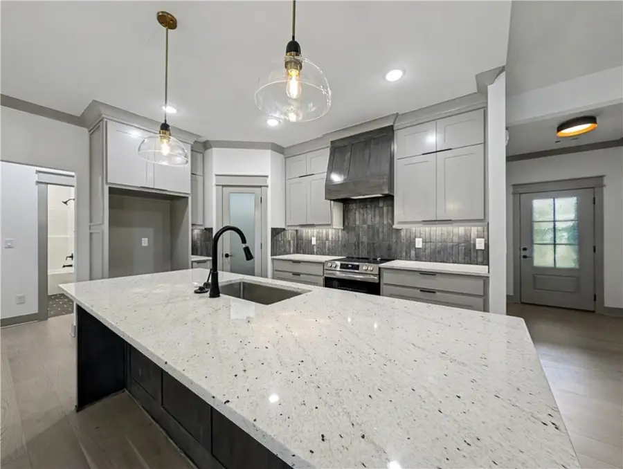 11 Latshaw Drive, Bella Vista, AR 72714 - Image #3