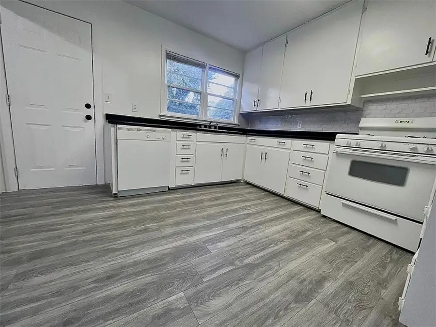 2371 - 2375 W Holly Street, Fayetteville, AR 72703 - Image #2