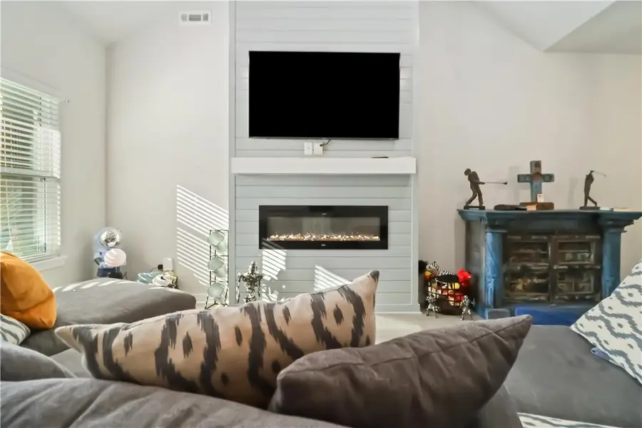 8 Crawley Lane, Bella Vista, AR 72714 - Image #2