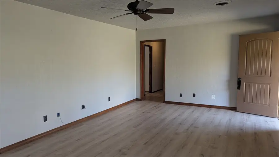 822 W John Wright Lane, Mountainburg, AR 72946 - Image #2