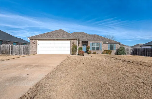 450 Concho Street, Farmington, AR 72730