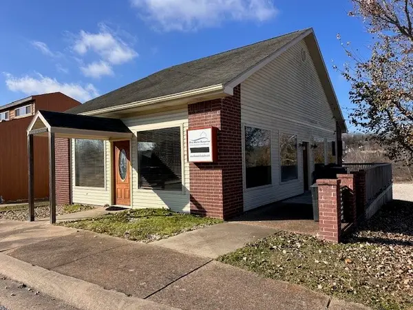 1 Blue Water Circle, Holiday Island, AR 72631