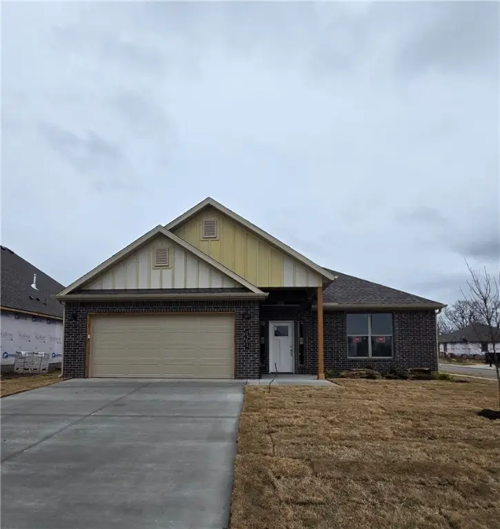 2301 Lexington Street, Siloam Springs, AR 72761 - Image #1