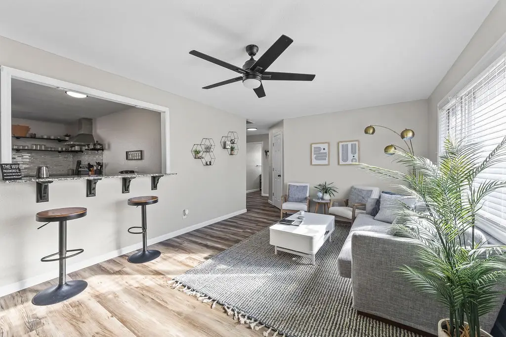 401 W Mulberry Street, Rogers, AR 72756 - Image #1