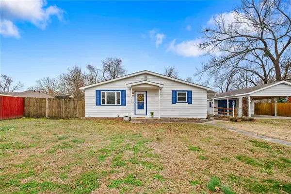 307 Commercial Street, Prairie Grove, AR 72753