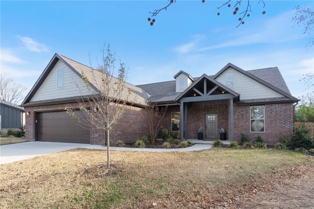 1150 S Liberty Drive, Fayetteville, AR 72701 - Image #1