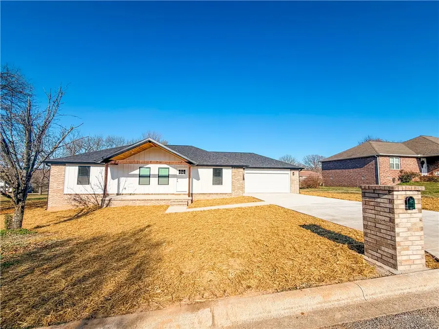 216 Casey Lane, Berryville, AR 72616 - Image #2