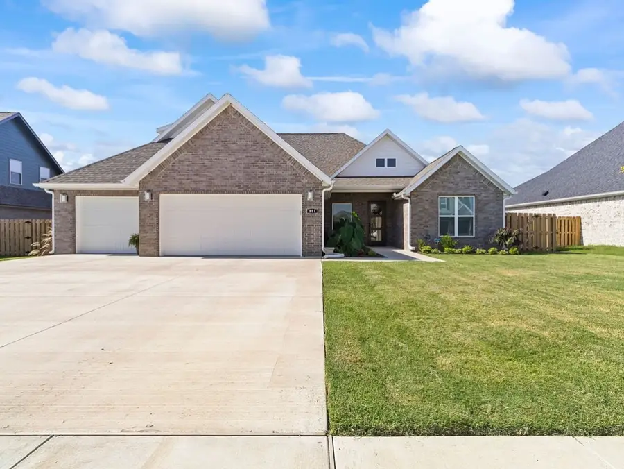 881 Pergola Avenue, Tontitown, AR 72762 - Image #2