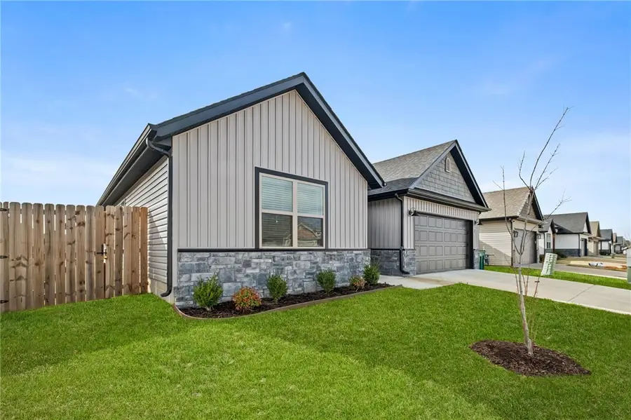 1021 Monarch Road, Centerton, AR 72719 - Image #2