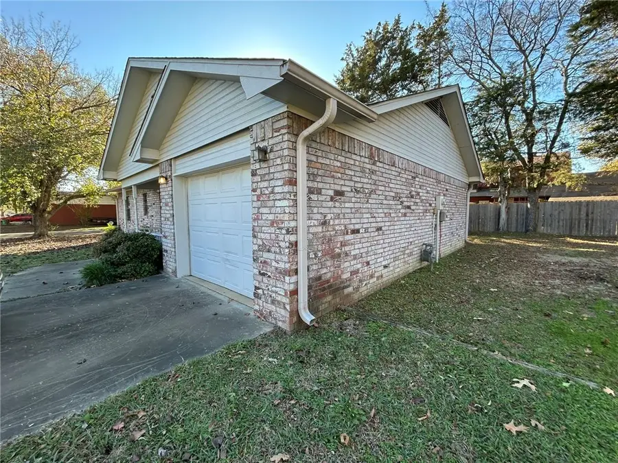 1505 N Oswego, Russellville, AR 72801 - Image #2