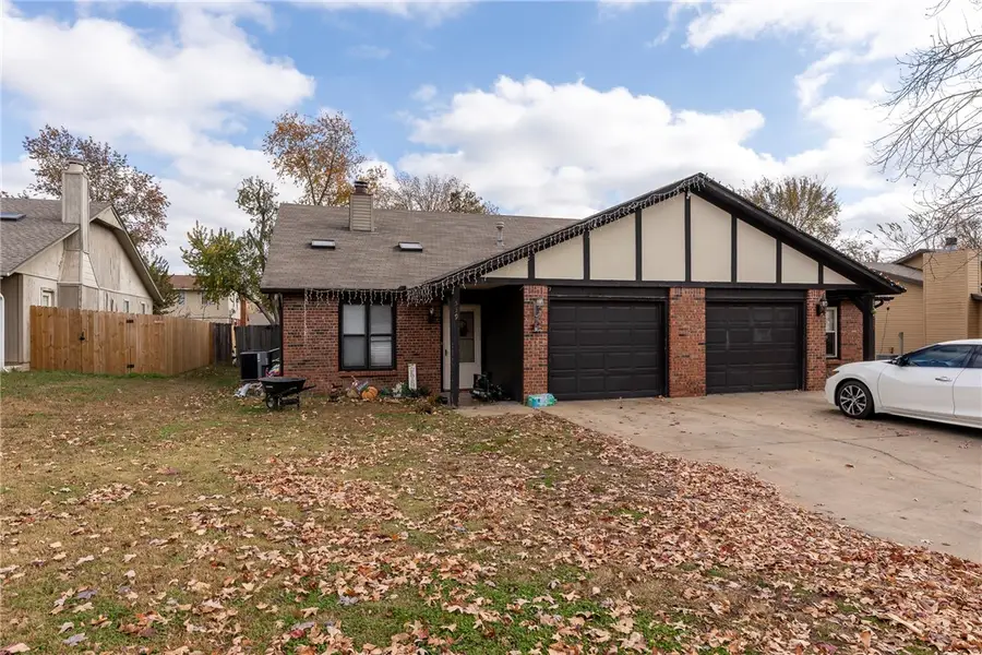 11 units total W Beechwood Drive, Rogers, AR 72756 - Image #2