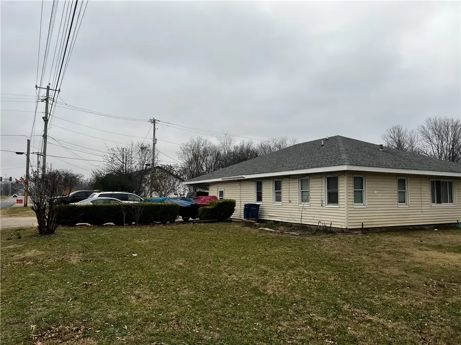 936 S Maxwell, Siloam Springs, AR 72761 - Image #2