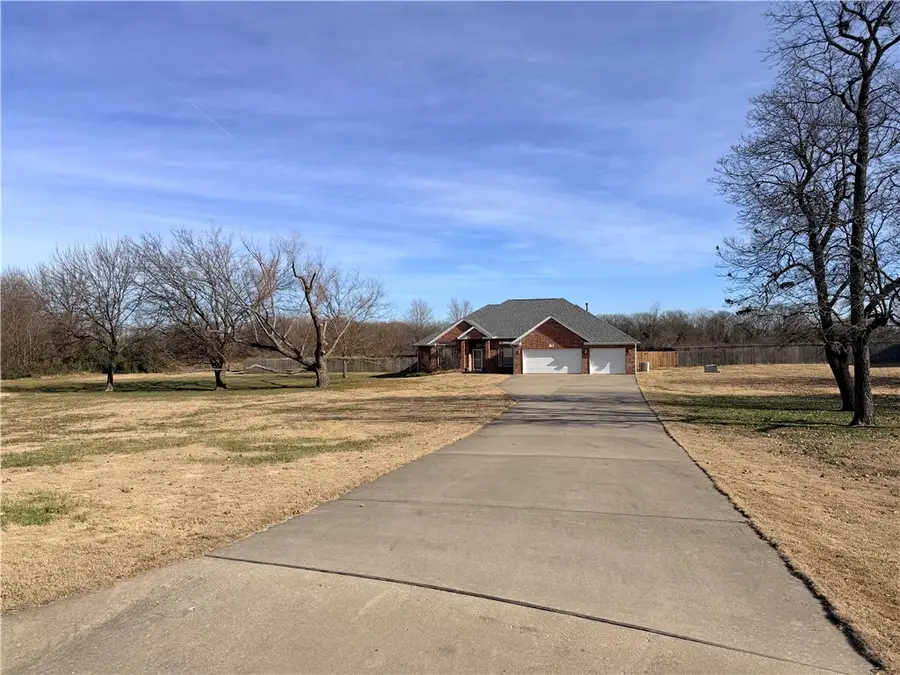 335 Ravenwood Road, Siloam Springs, AR 72761 - Image #2