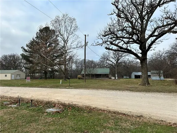 19112 Jackson Road, Gentry, AR 72734