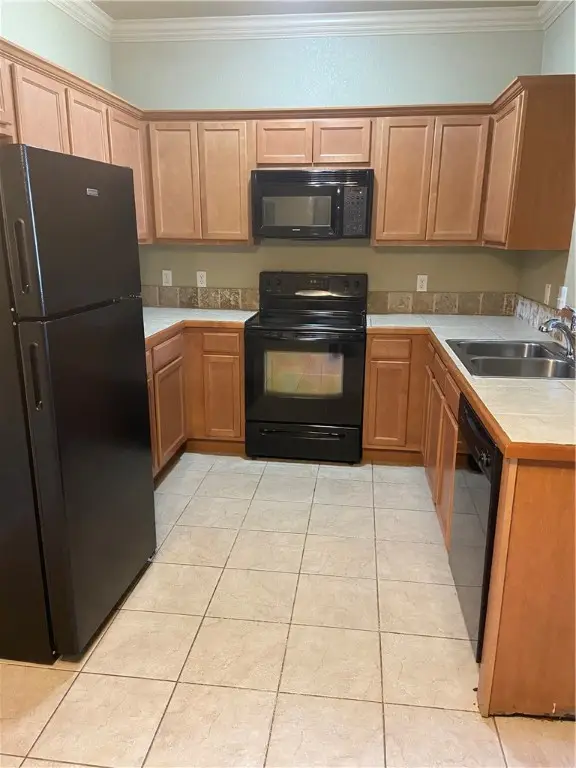 114 & 116 Ray Avenue, Fayetteville, AR 72701 - Image #2