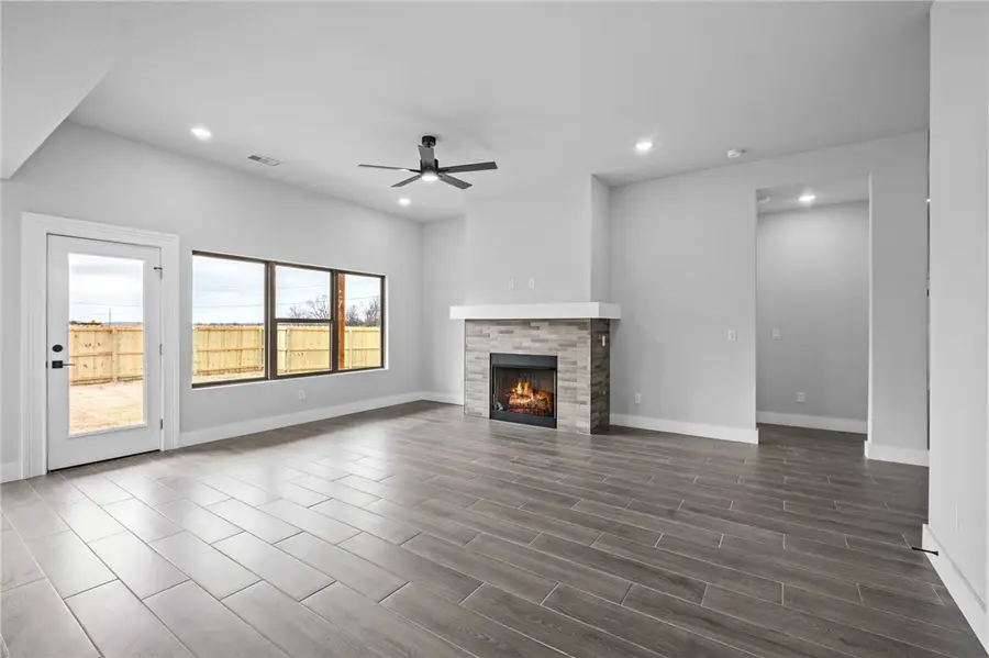 1001 Autumn Royal Avenue, Lowell, AR 72745 - Image #3